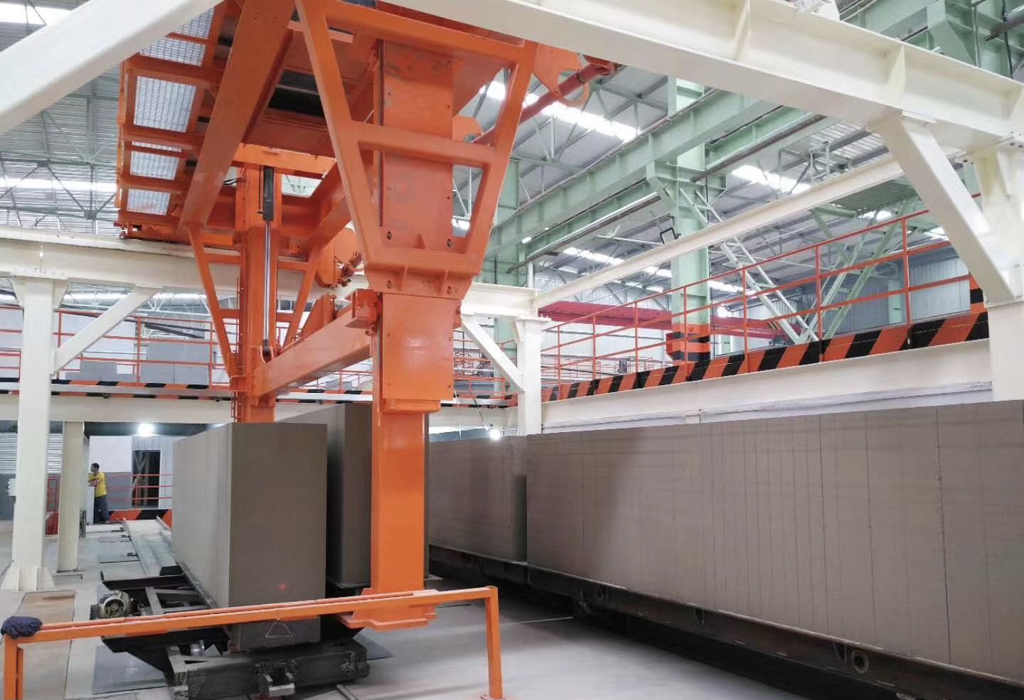 編組輸送機及編組吊具