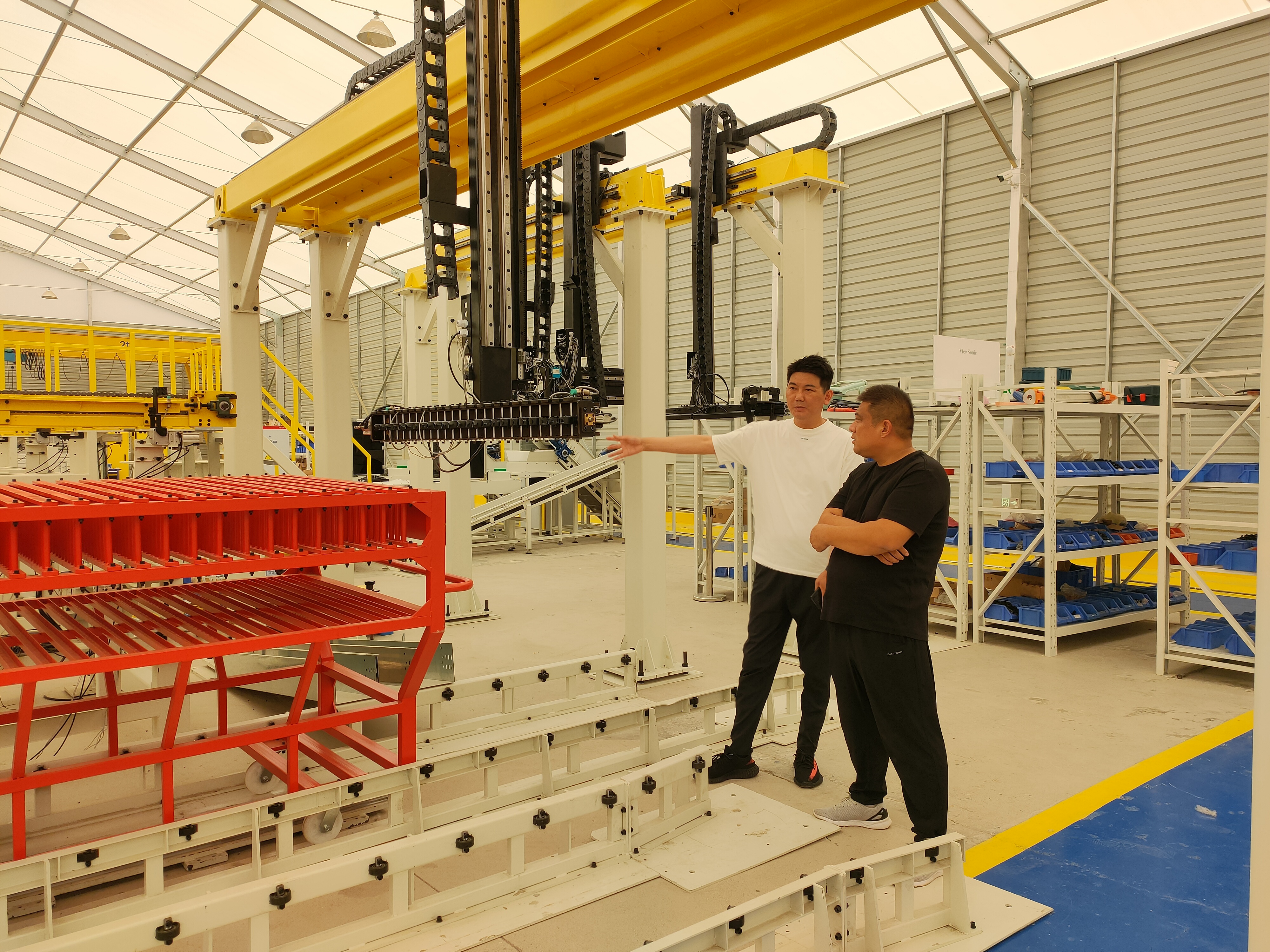 山東宏發總經理高建明為客戶高度負責親自走訪配套設備供應商煙臺聚通